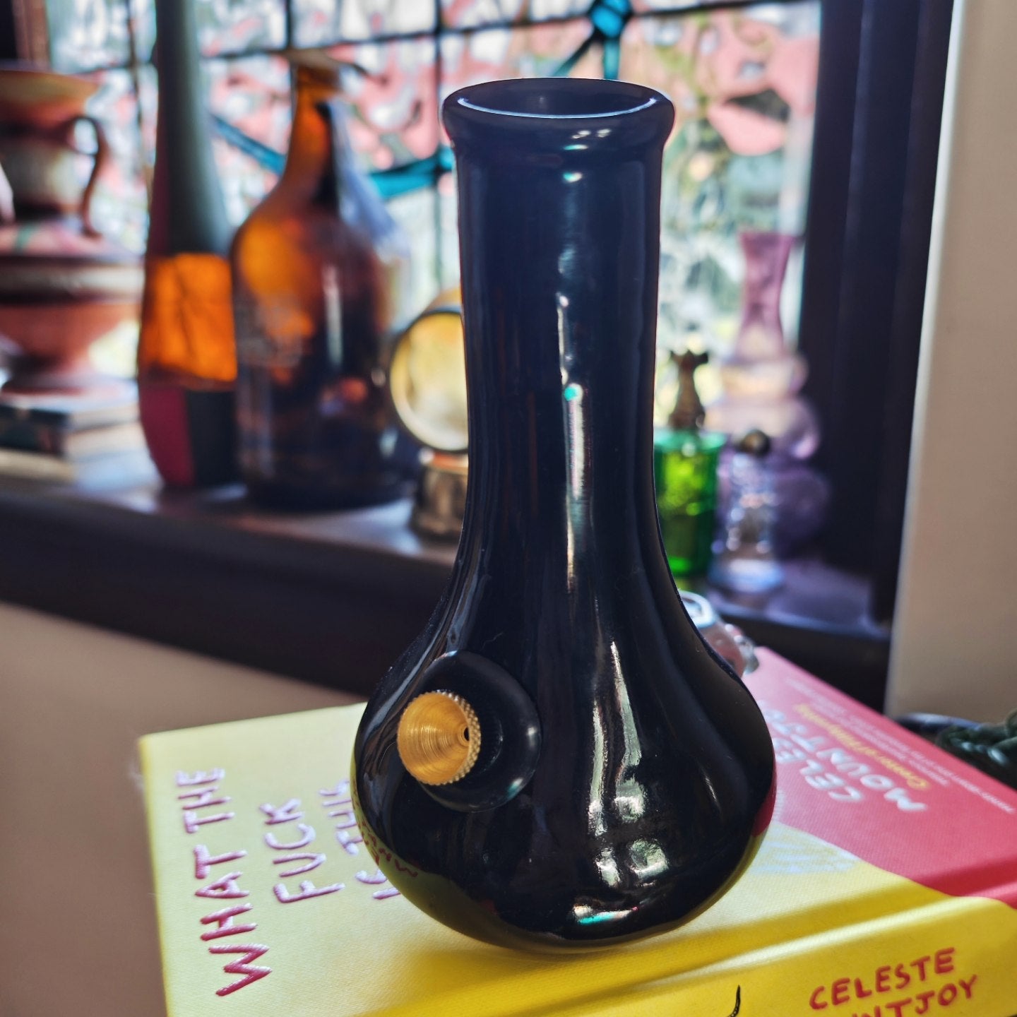 retro stealth goth bud vase bong