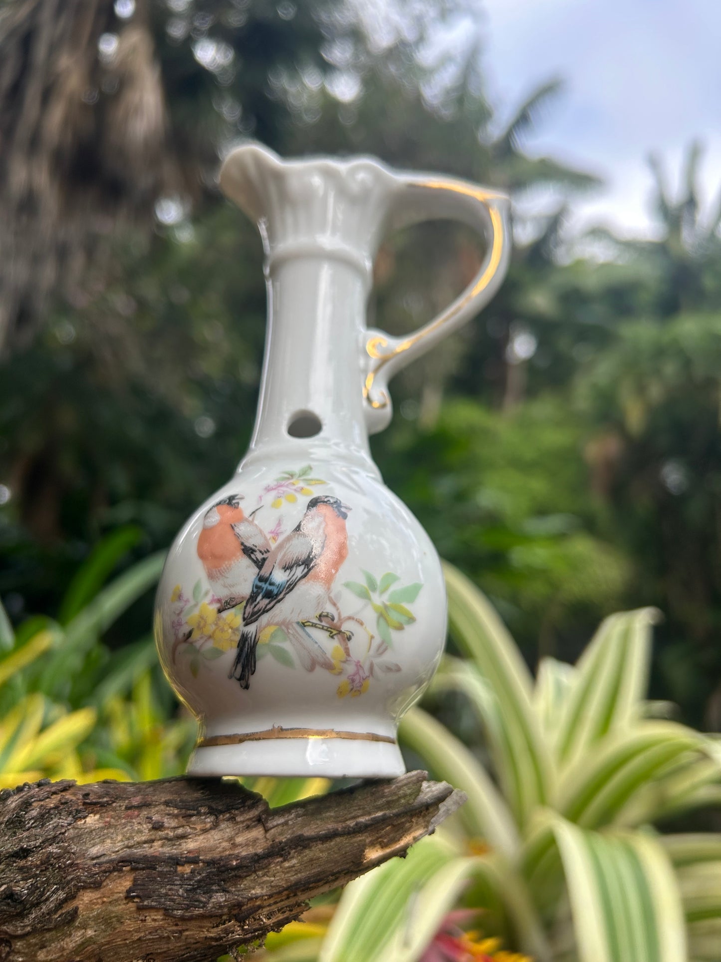 Porcelain bird vase