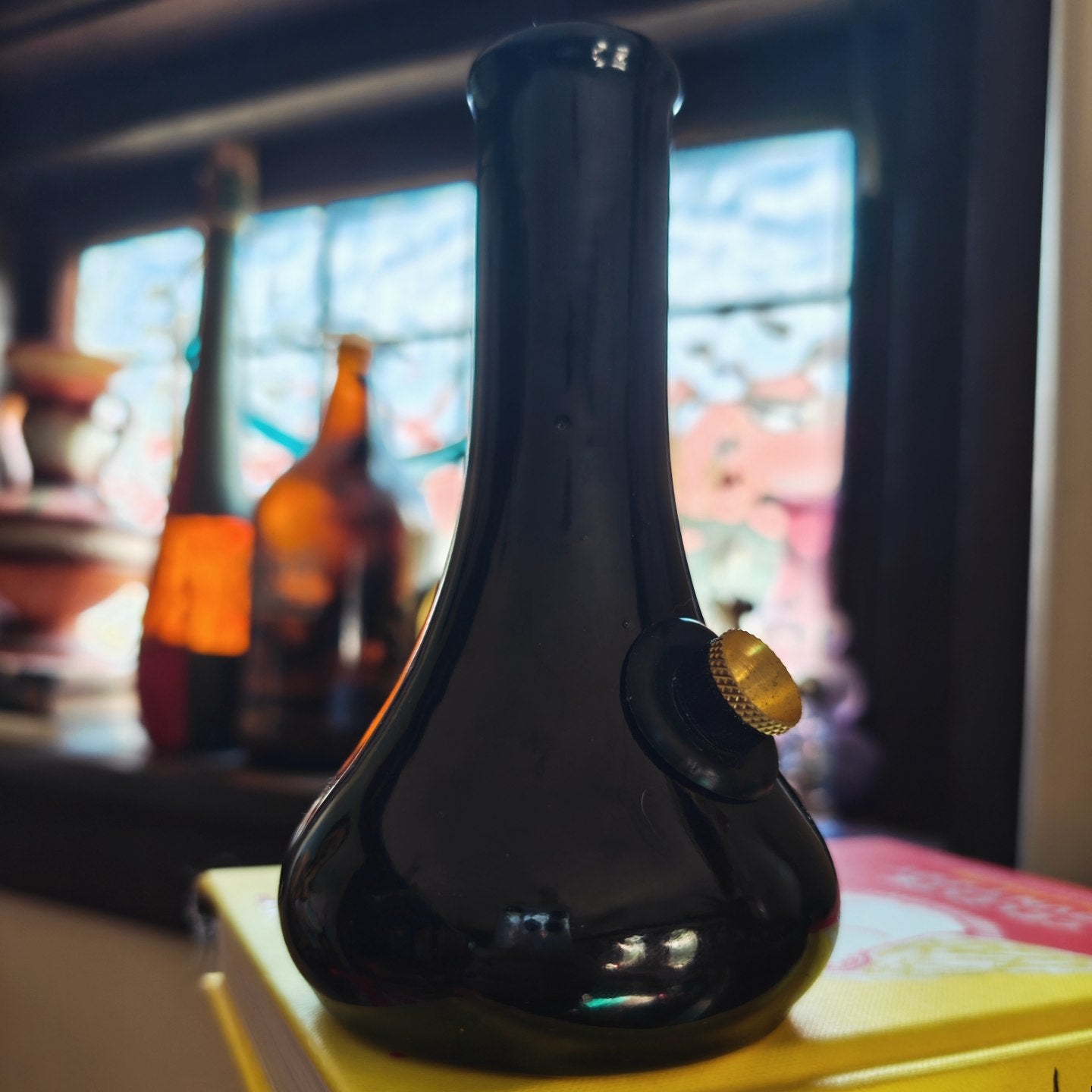 retro stealth goth bud vase bong