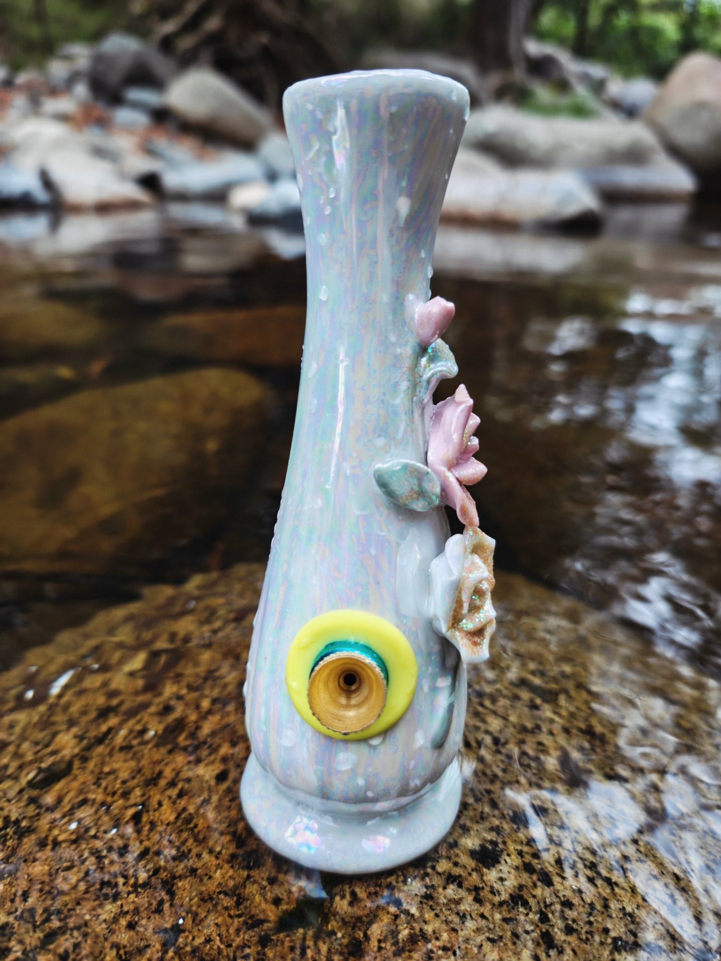 1940s made in japan iridescent floral glitter vase bong