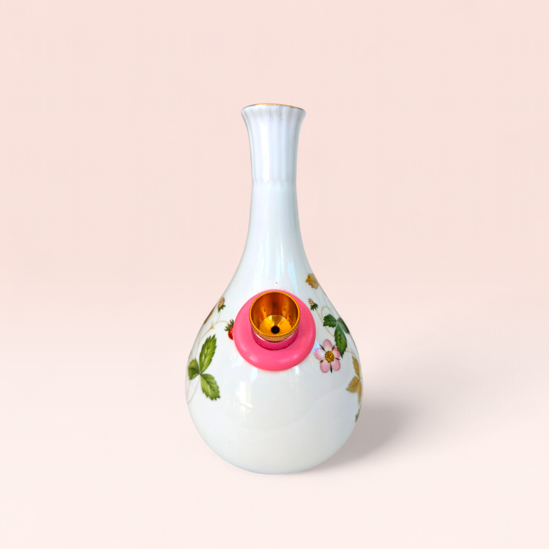 vintage made in england wedgewood bone china 'wild strawberry' bud vase bong