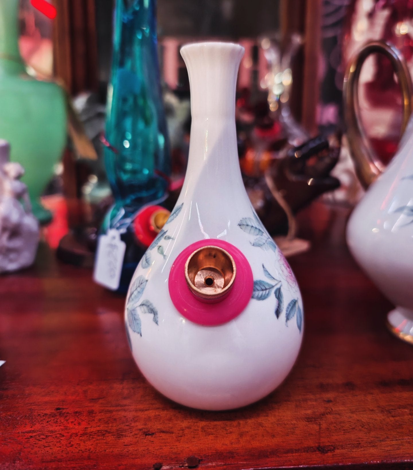 vintage wedgewood fine china 'mist rose' vase bong