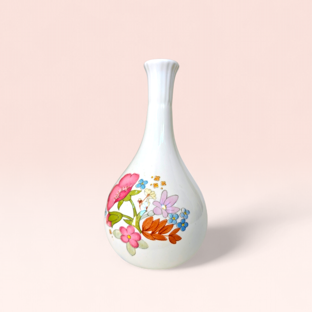 wedgewood bone china made in england 'meadow-sweet' vase bong