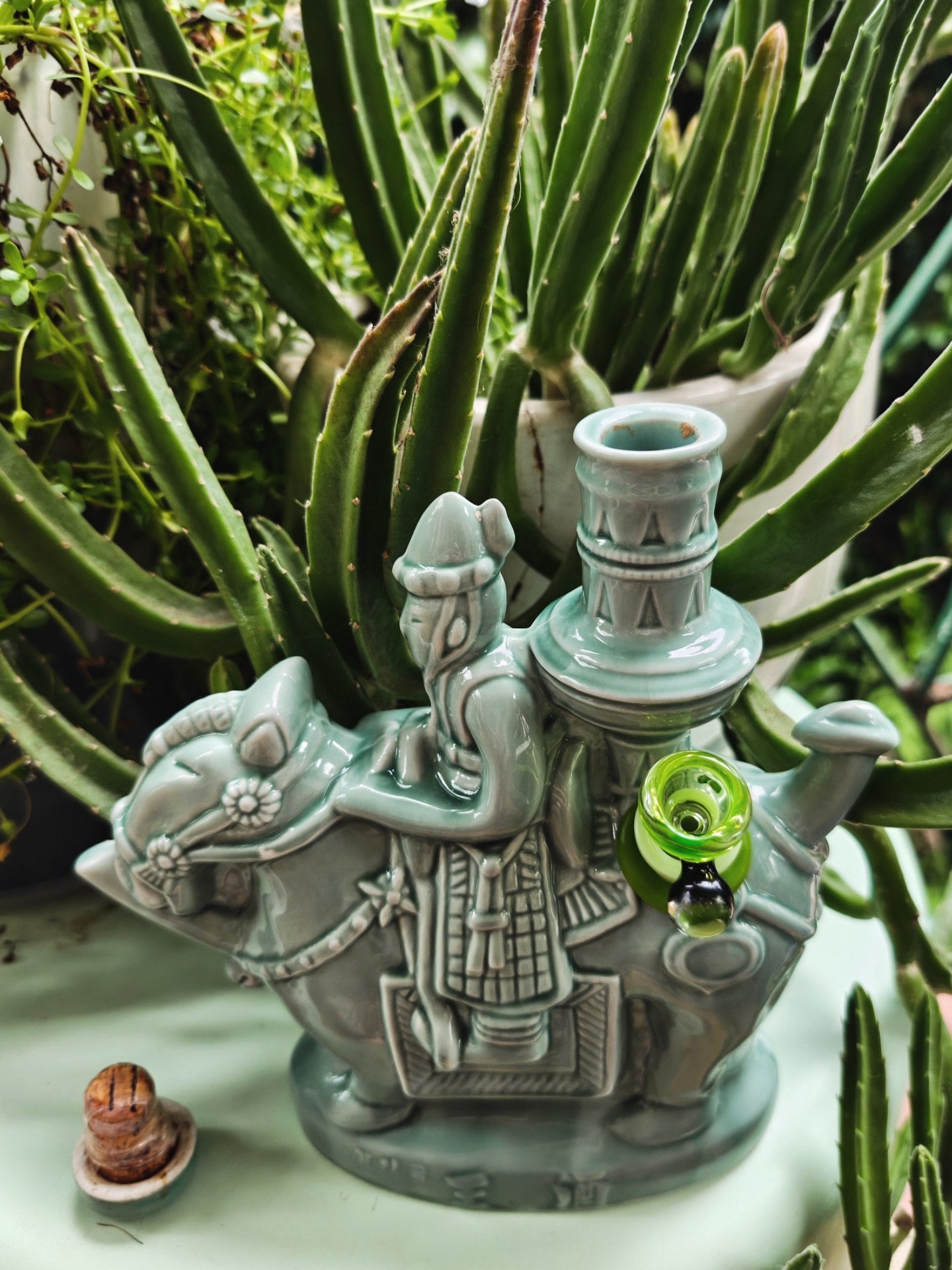 super rare 70s jade green korean nomad decanter bong with UV bowl