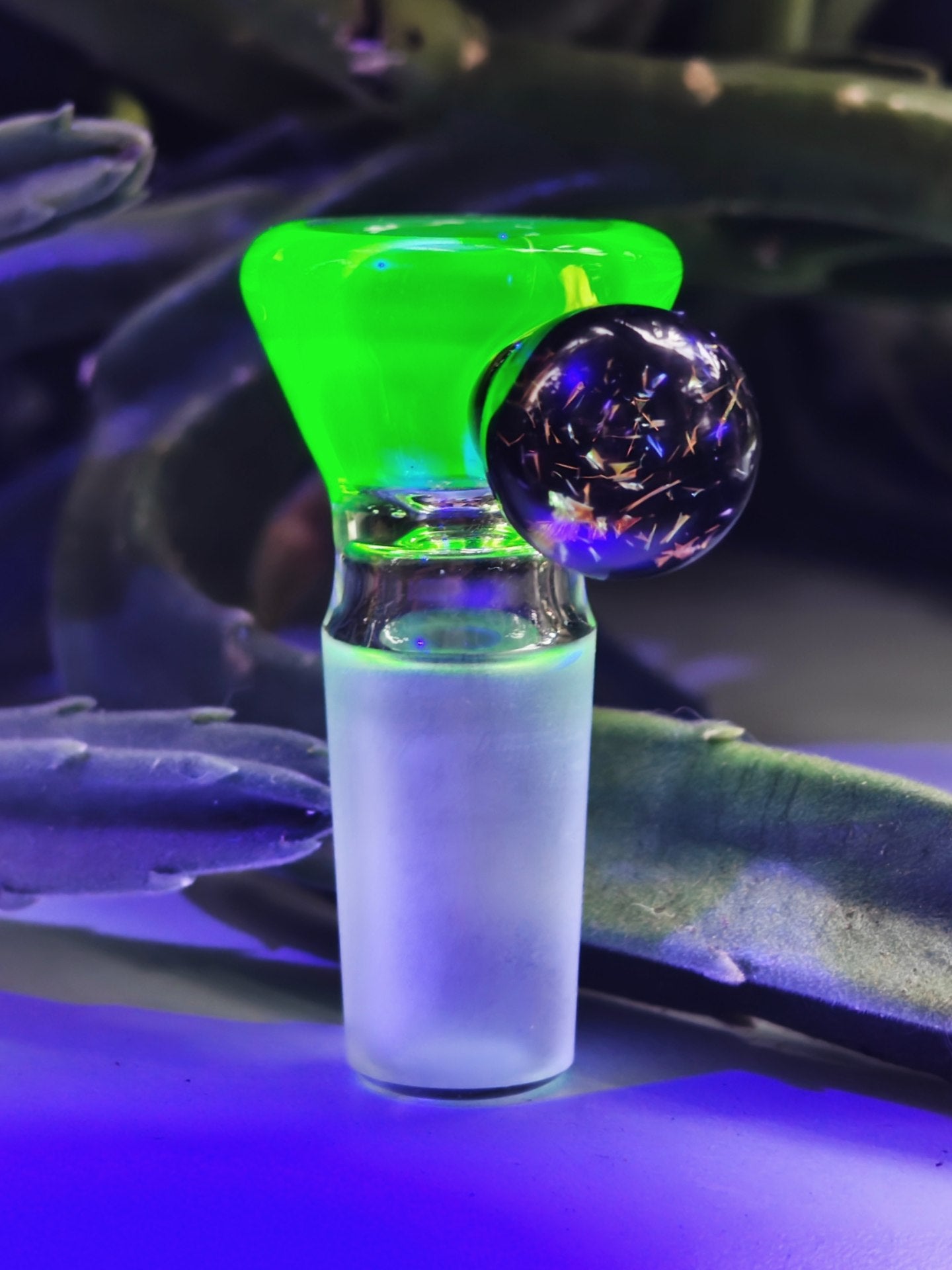 super rare 70s jade green korean nomad decanter bong with UV bowl