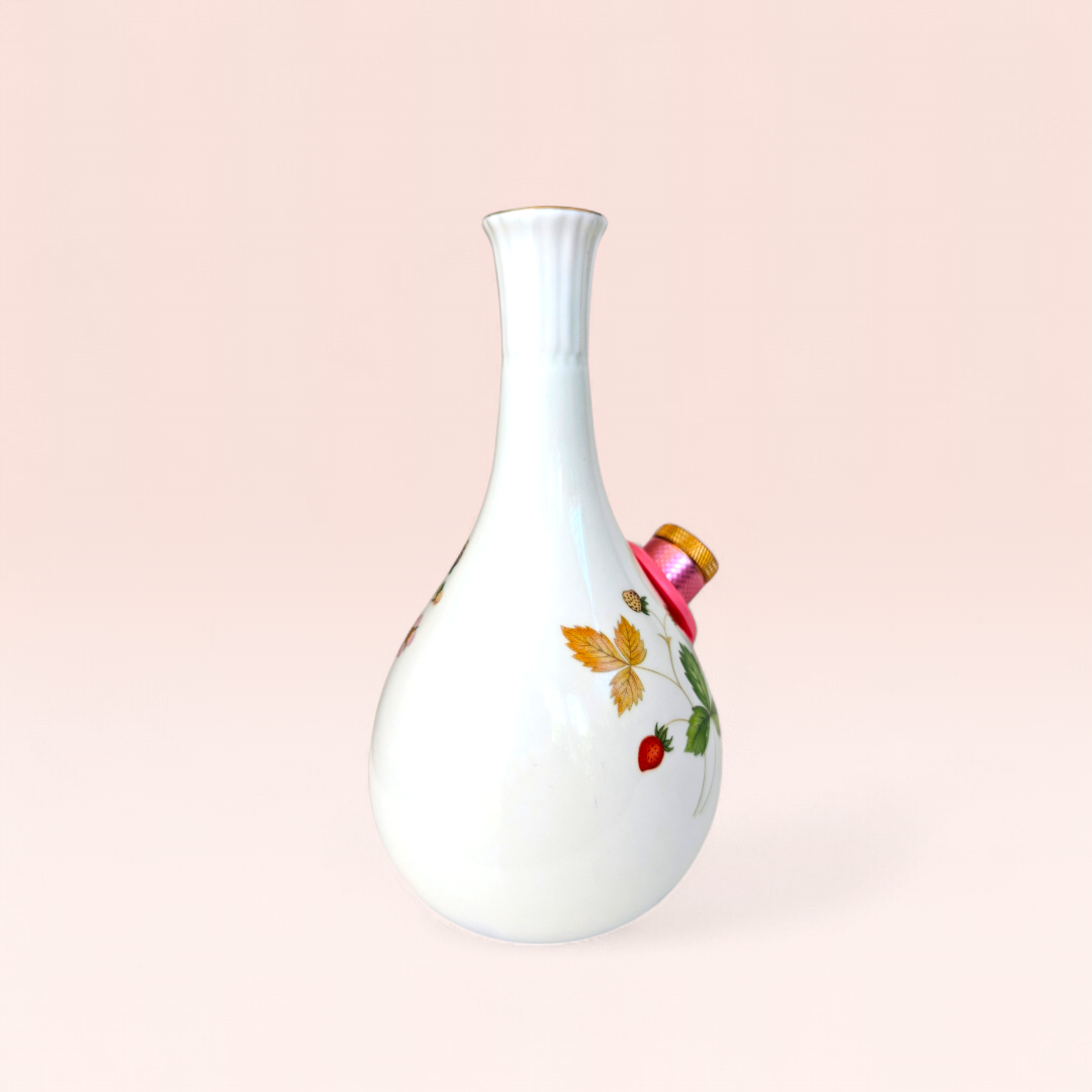 vintage made in england wedgewood bone china 'wild strawberry' bud vase bong