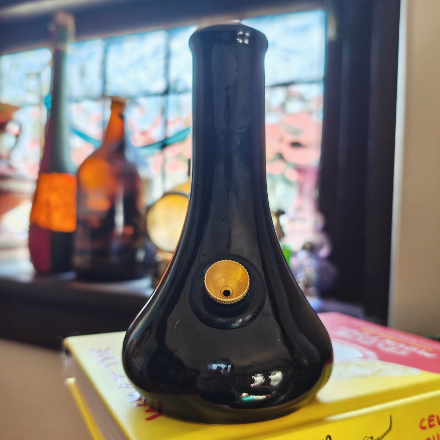 retro stealth goth bud vase bong