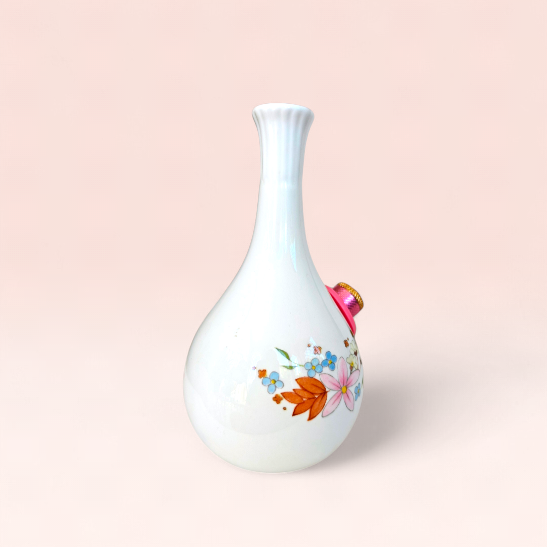 wedgewood bone china made in england 'meadow-sweet' vase bong