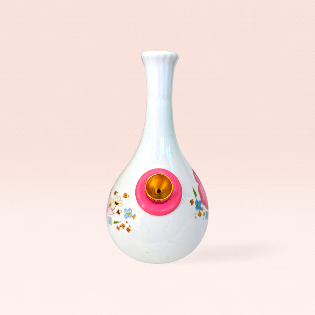 wedgewood bone china made in england 'meadow-sweet' vase bong