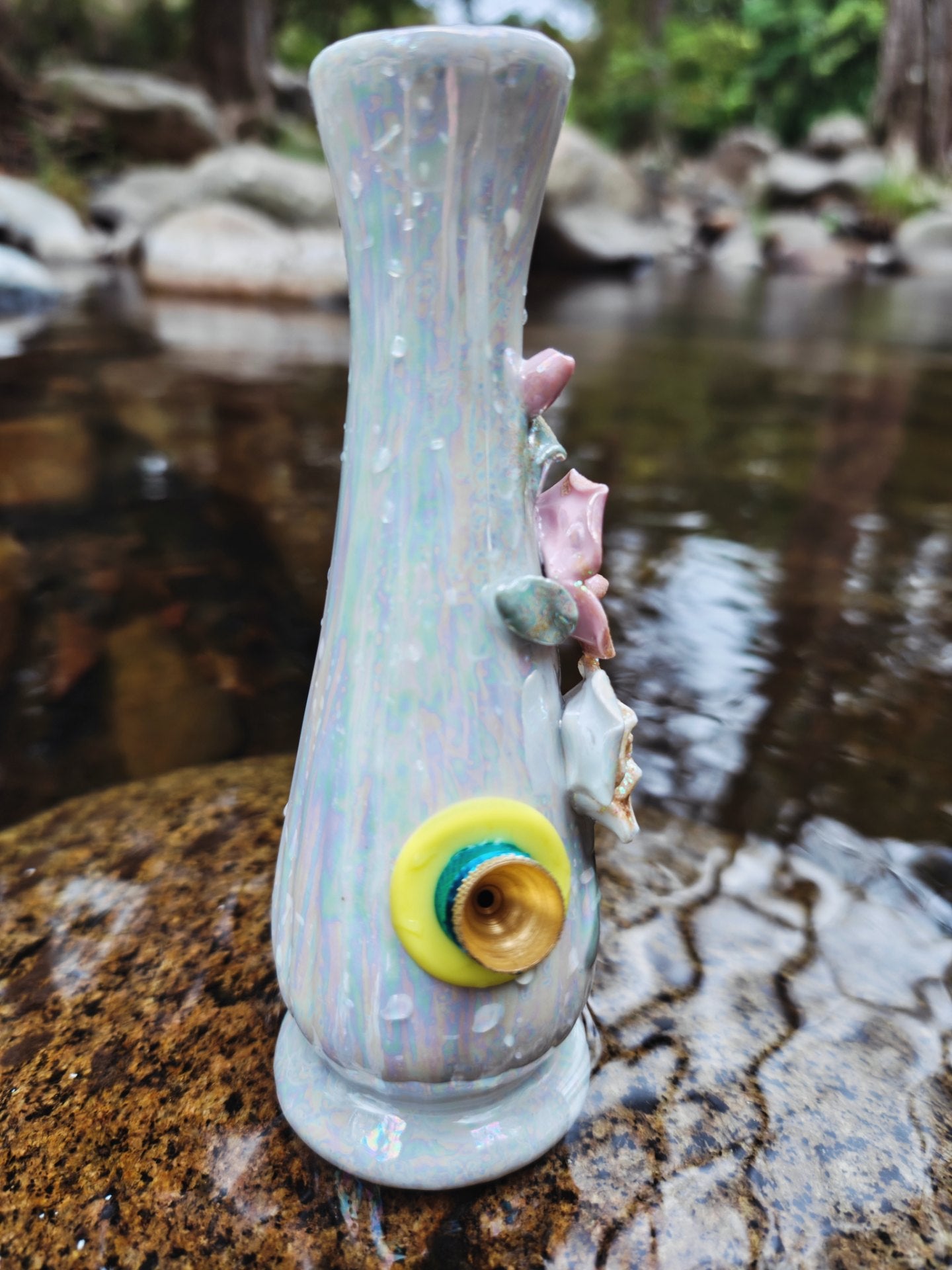 1940s made in japan iridescent floral glitter vase bong