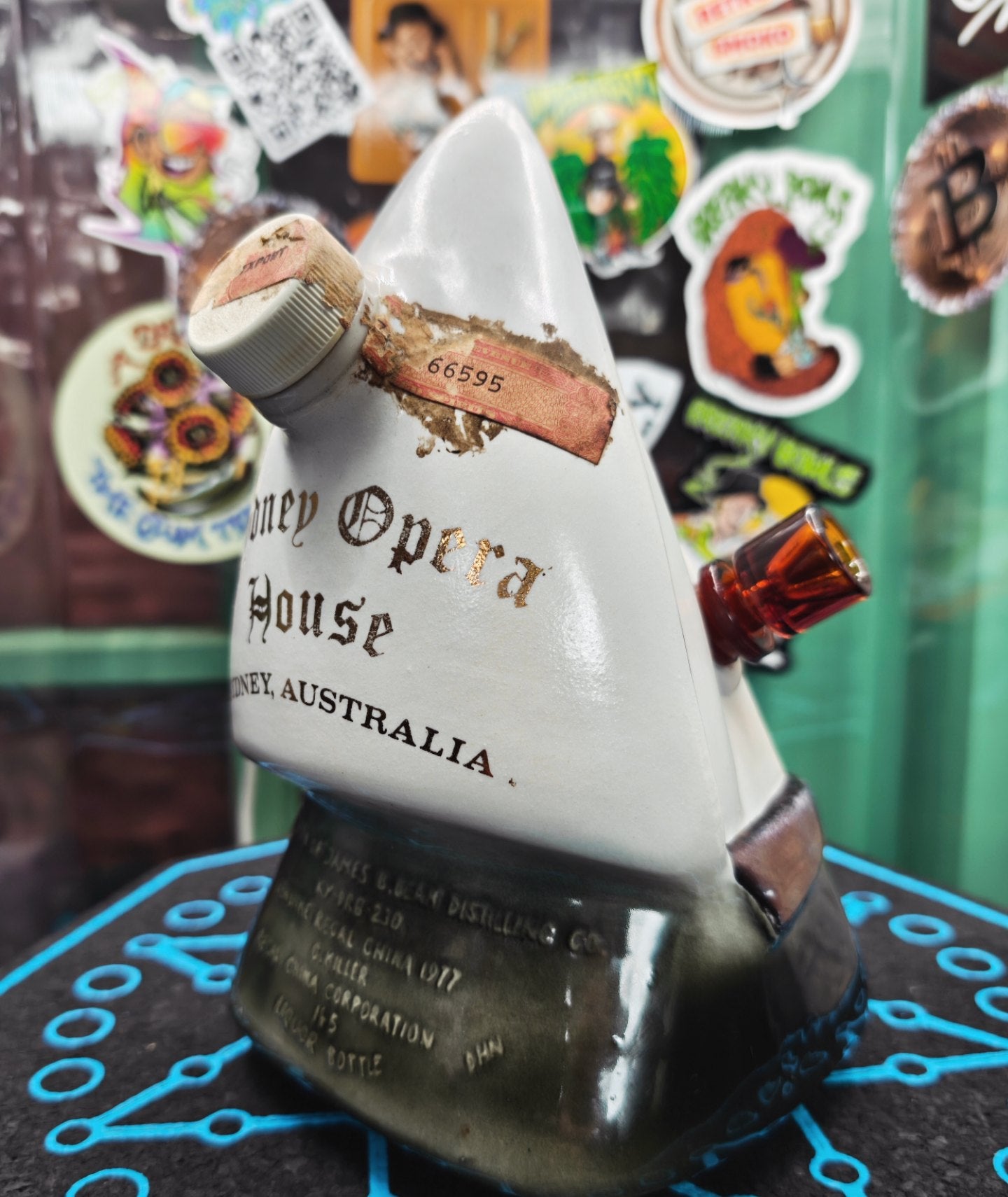 rare 1977 musical sydney opera house beams regal china bong