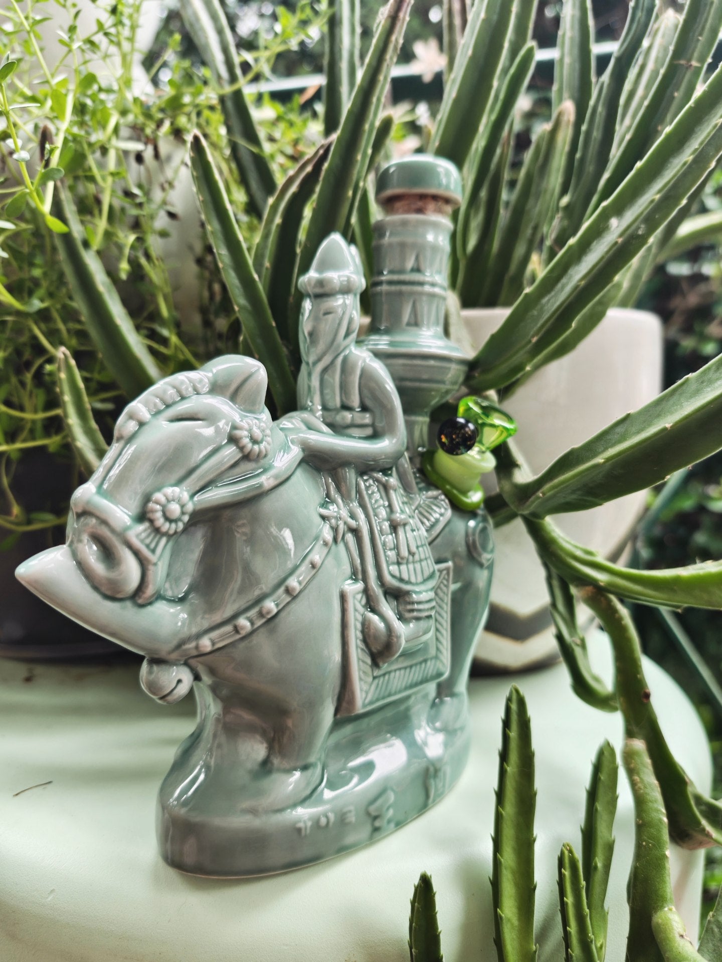 super rare 70s jade green korean nomad decanter bong with UV bowl