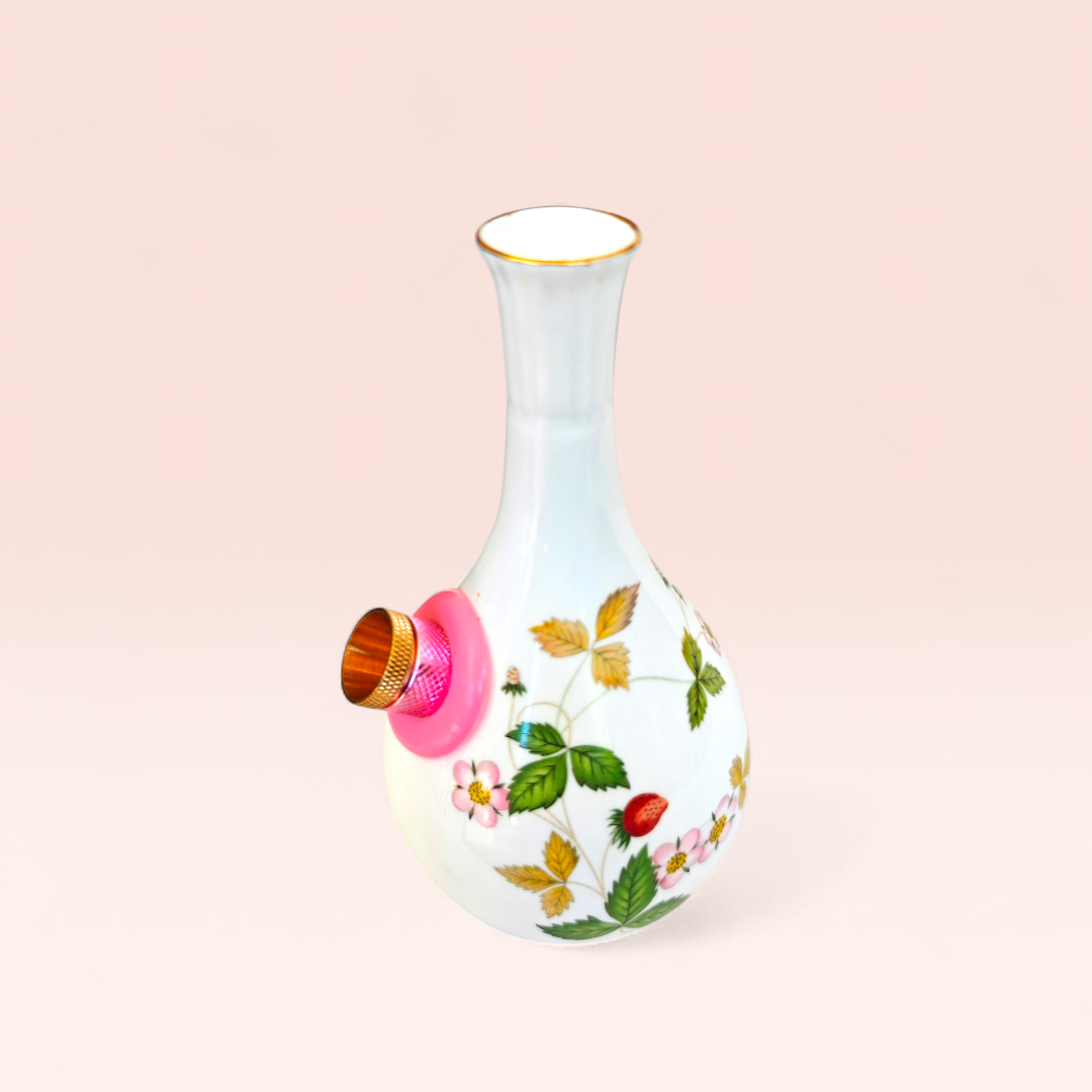 vintage made in england wedgewood bone china 'wild strawberry' bud vase bong
