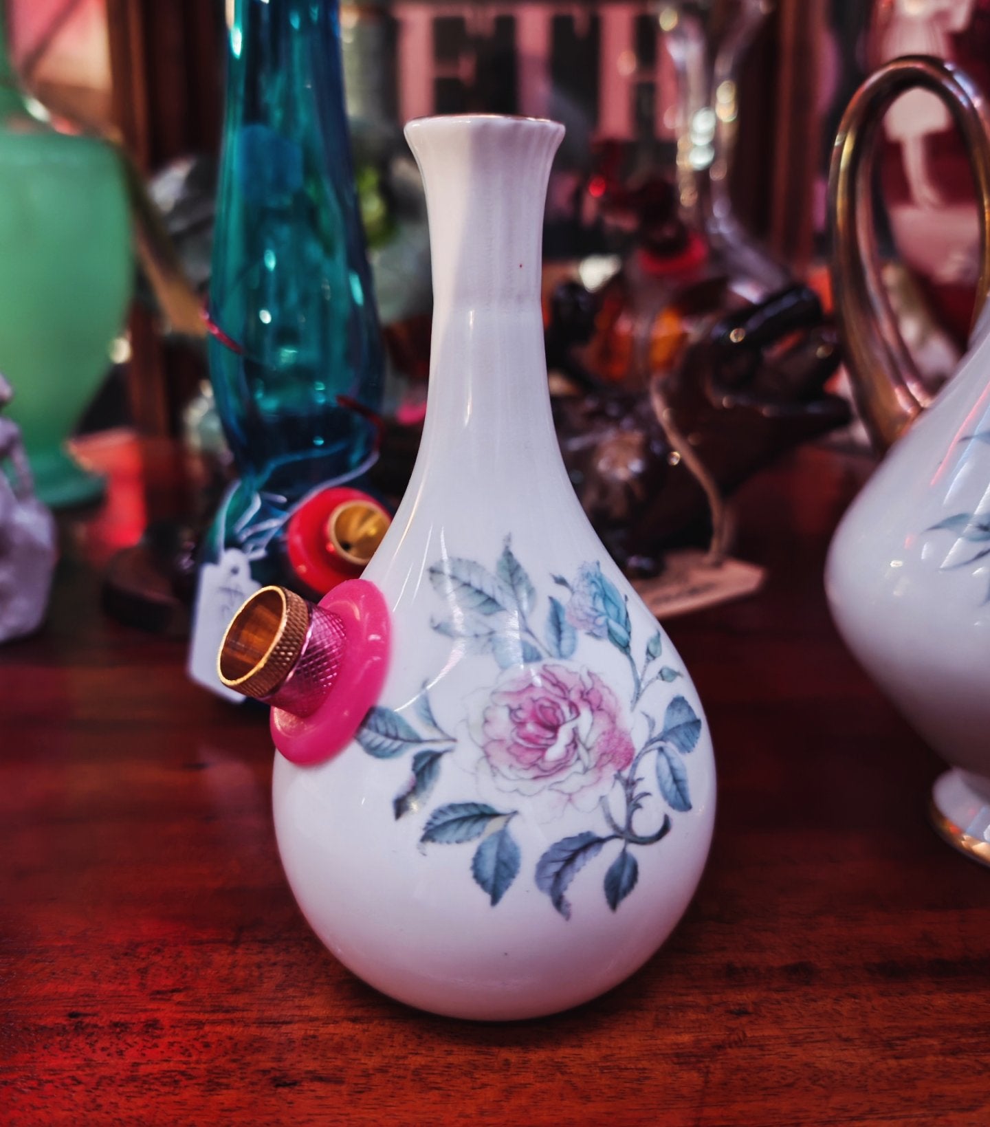 vintage wedgewood fine china 'mist rose' vase bong