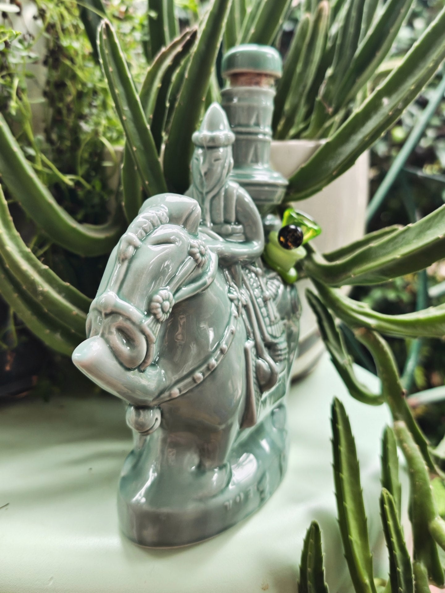 super rare 70s jade green korean nomad decanter bong with UV bowl