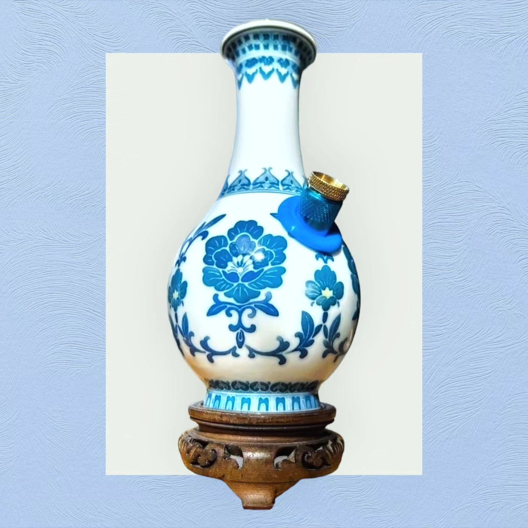 chinese kaizhu seal marked imperial kaishu qianlong vase with stand