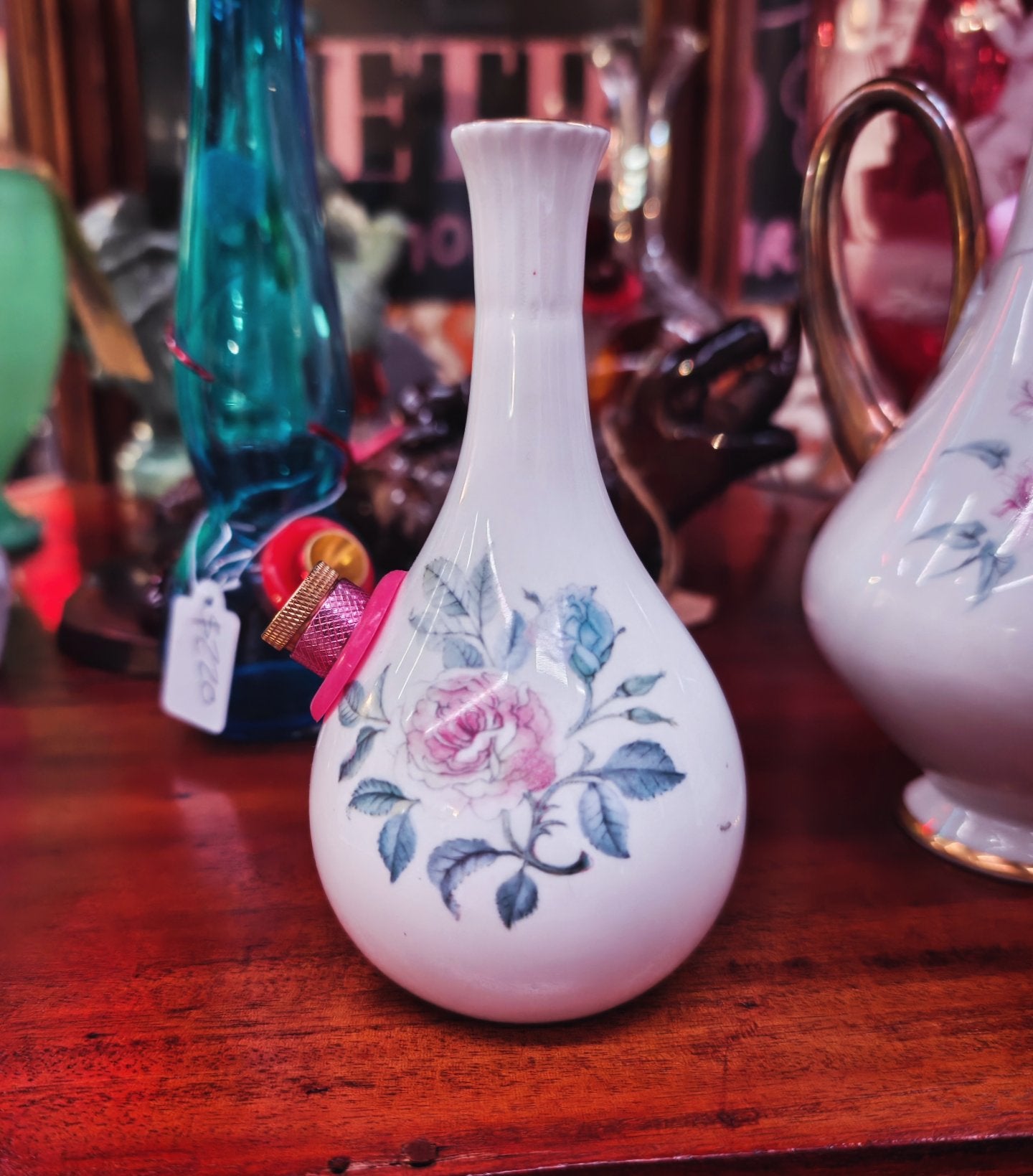 vintage wedgewood fine china 'mist rose' vase bong