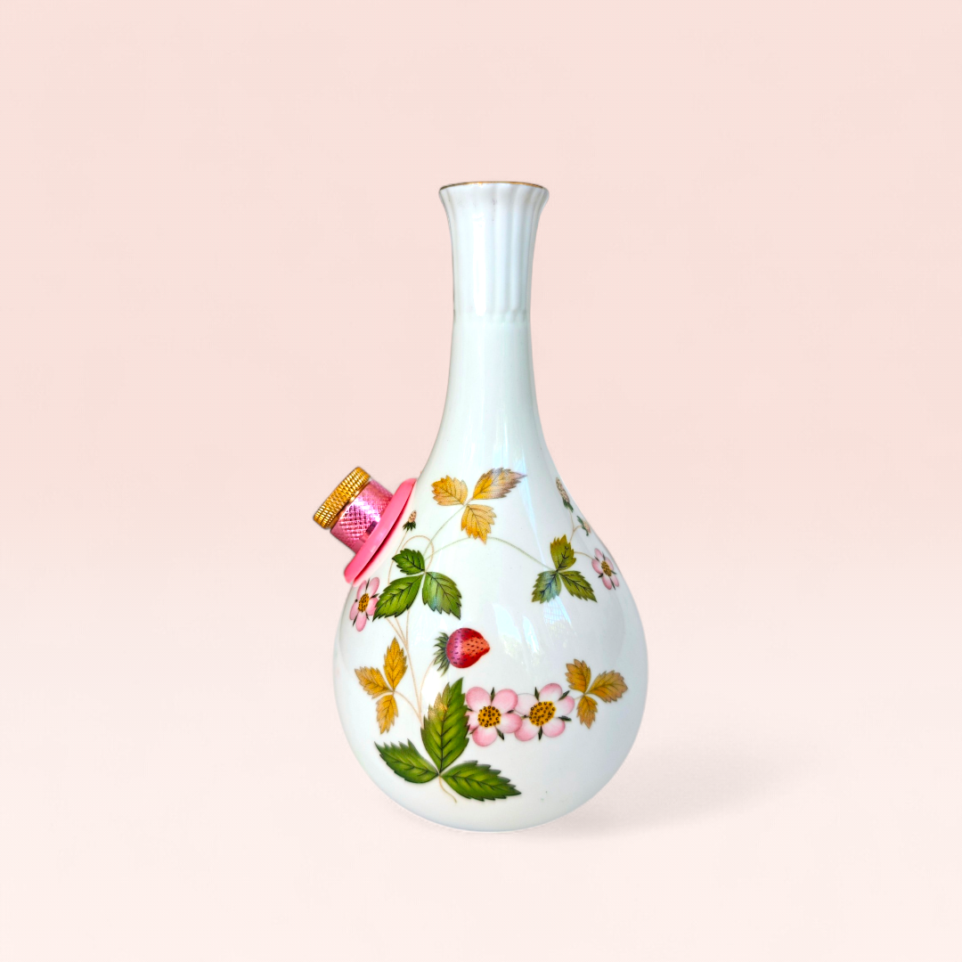 vintage made in england wedgewood bone china 'wild strawberry' bud vase bong