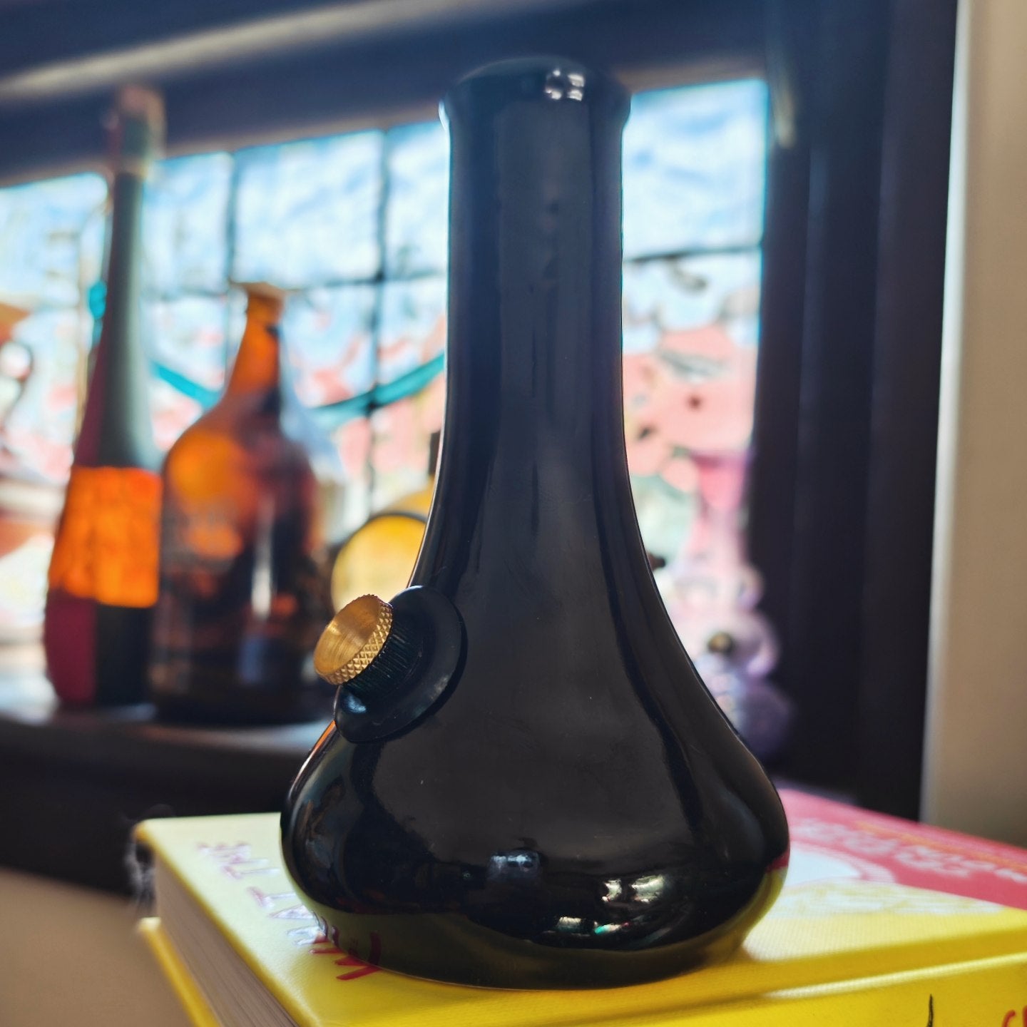 retro stealth goth bud vase bong