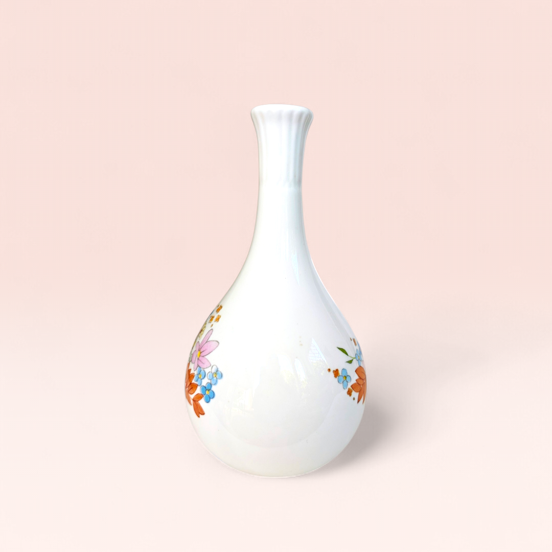 wedgewood bone china made in england 'meadow-sweet' vase bong