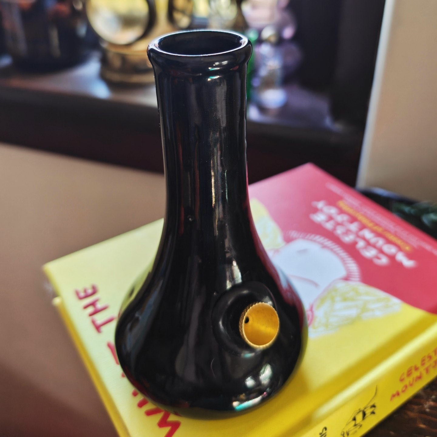 retro stealth goth bud vase bong