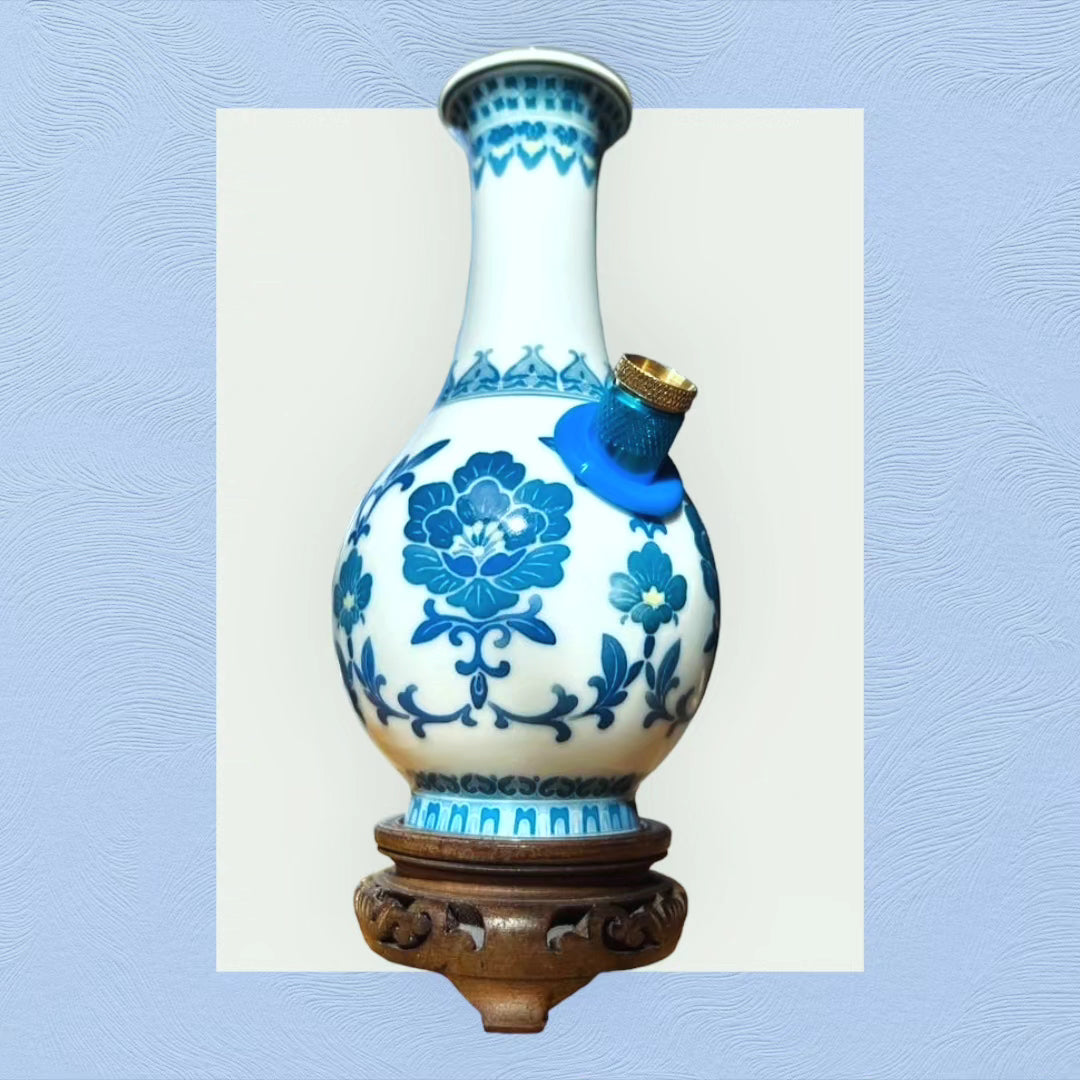 chinese kaizhu seal marked imperial kaishu qianlong vase with stand